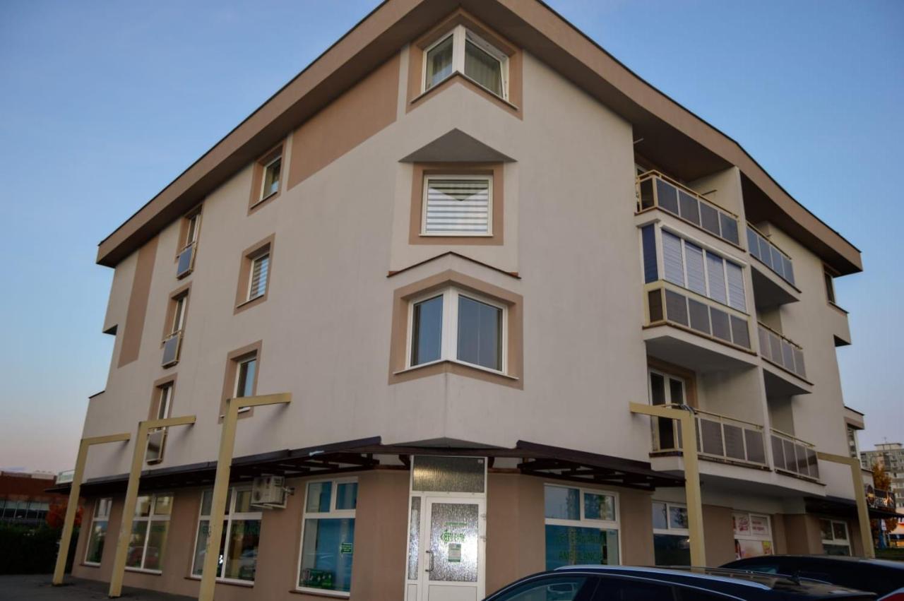 Apartman Mb Poprad Eksteriør billede